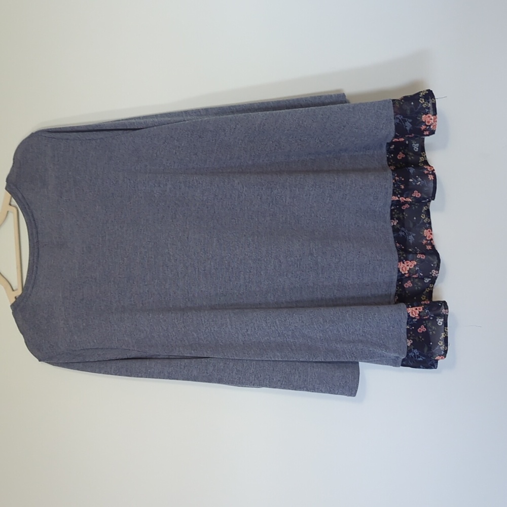 PLUS SIZE Blue Sweater with Floral Detail - Picture 4 of 4